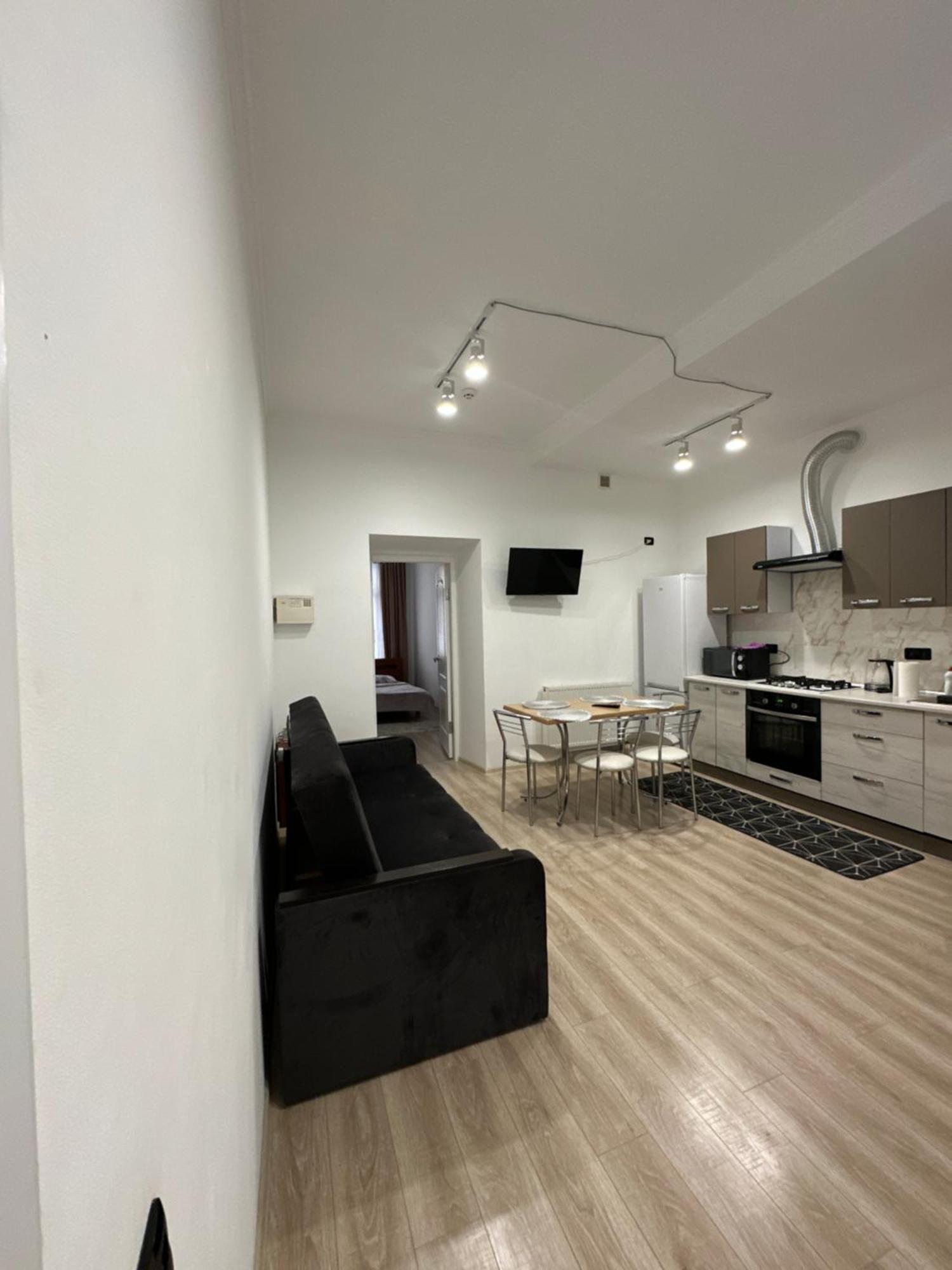 Levvv Apartment Lviv Kültér fotó